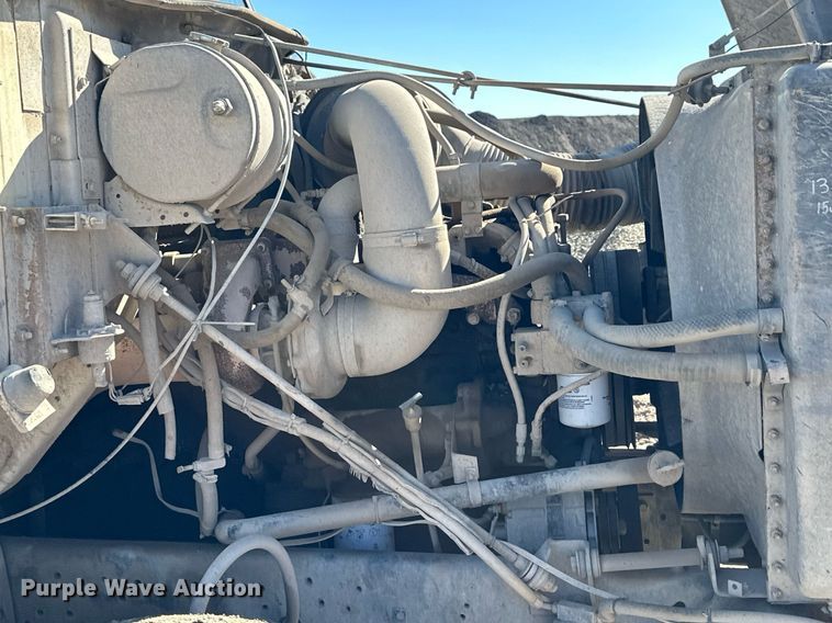 image for item NJ9297 1987 International  F2674 water truck