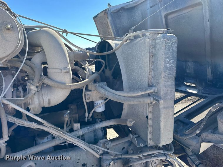 image for item NJ9297 1987 International  F2674 water truck