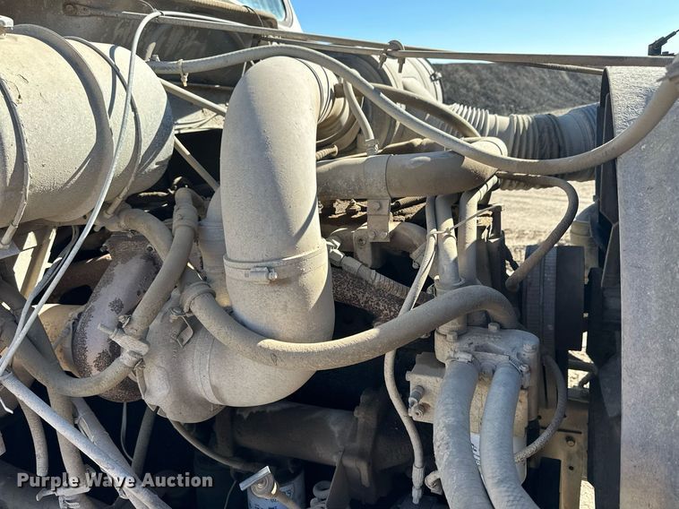 image for item NJ9297 1987 International  F2674 water truck