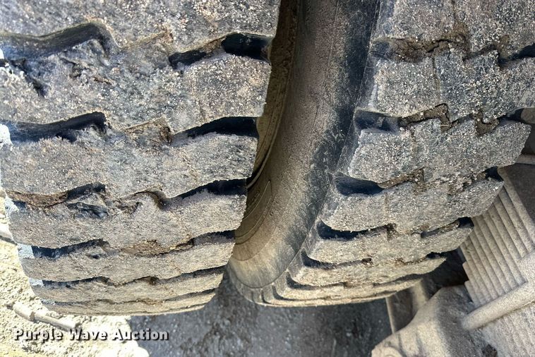 image for item NJ9297 1987 International  F2674 water truck