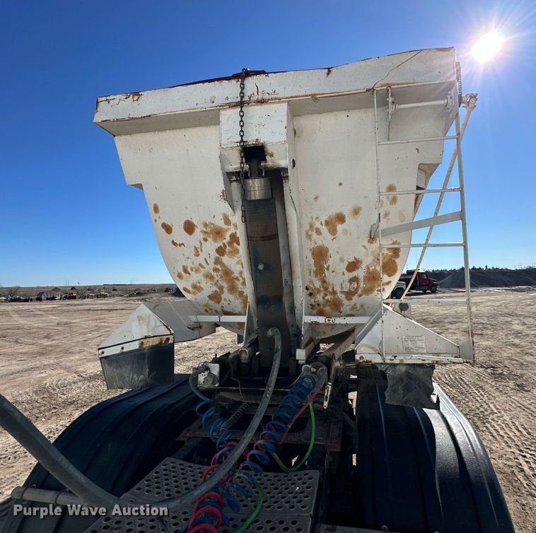 image for item NJ9301 1988 West end dump trailer