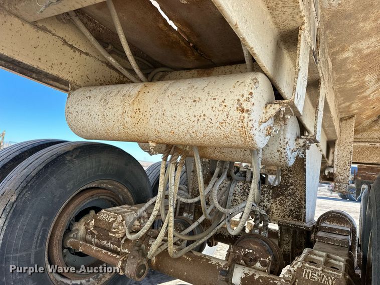 image for item NJ9301 1988 West end dump trailer