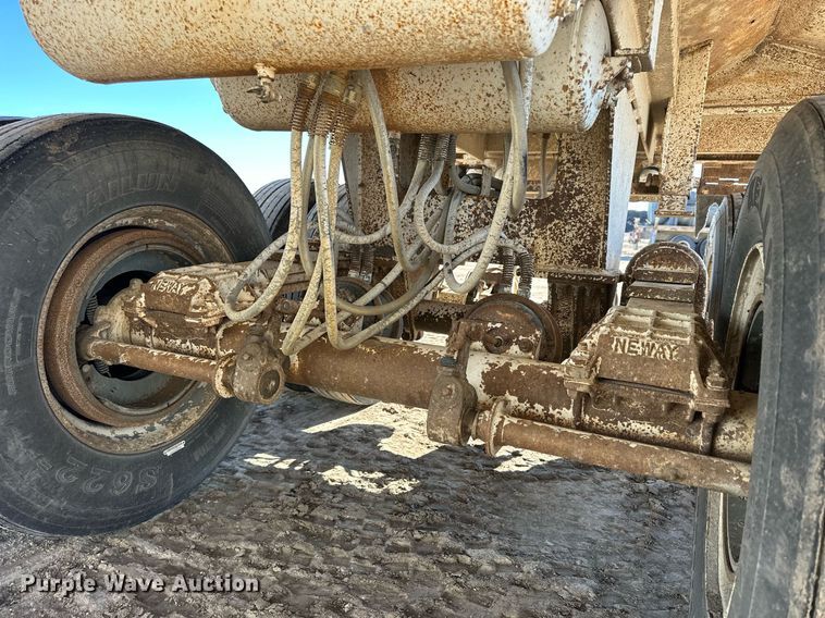 image for item NJ9301 1988 West end dump trailer