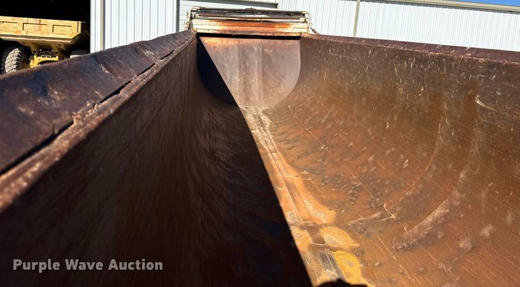 image for item NJ9301 1988 West end dump trailer