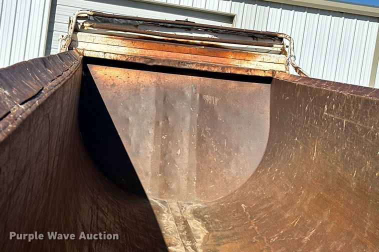 image for item NJ9301 1988 West end dump trailer