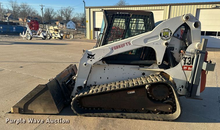 image for item NM9277 2007 Bobcat T300 tracked skid steer loader