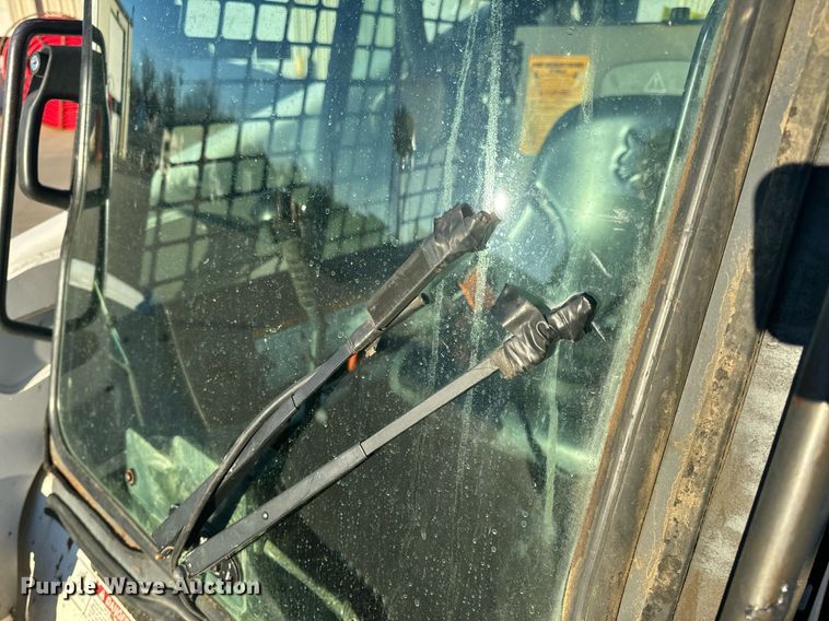 image for item NM9277 2007 Bobcat T300 tracked skid steer loader