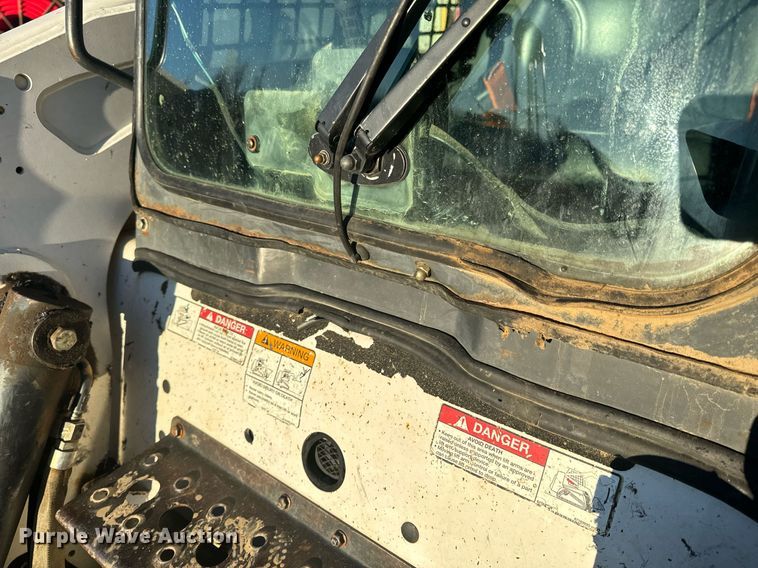 image for item NM9277 2007 Bobcat T300 tracked skid steer loader