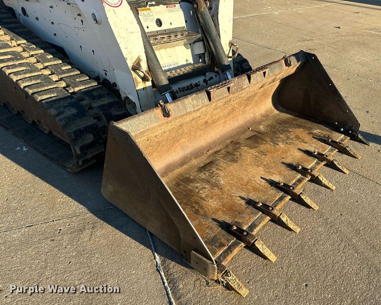 image for item NM9277 2007 Bobcat T300 tracked skid steer loader