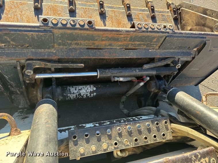 image for item NM9277 2007 Bobcat T300 tracked skid steer loader