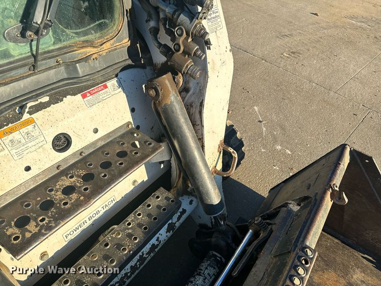 image for item NM9277 2007 Bobcat T300 tracked skid steer loader