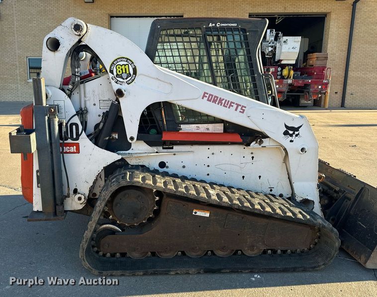 image for item NM9277 2007 Bobcat T300 tracked skid steer loader