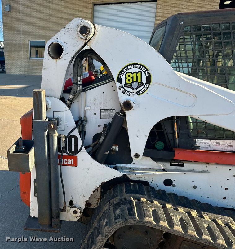 image for item NM9277 2007 Bobcat T300 tracked skid steer loader