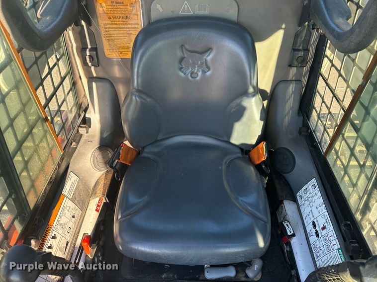 image for item NM9277 2007 Bobcat T300 tracked skid steer loader