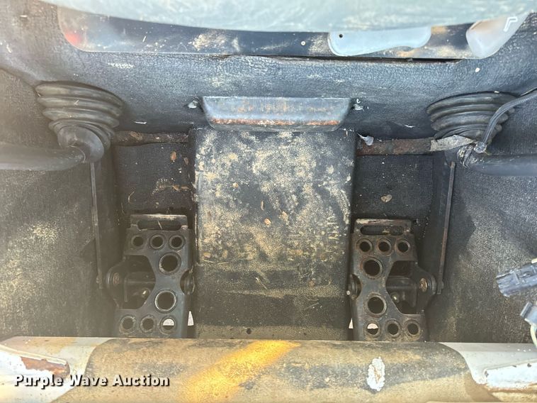 image for item NM9277 2007 Bobcat T300 tracked skid steer loader