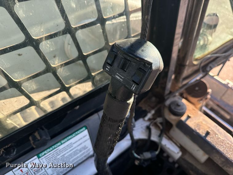 image for item NM9277 2007 Bobcat T300 tracked skid steer loader