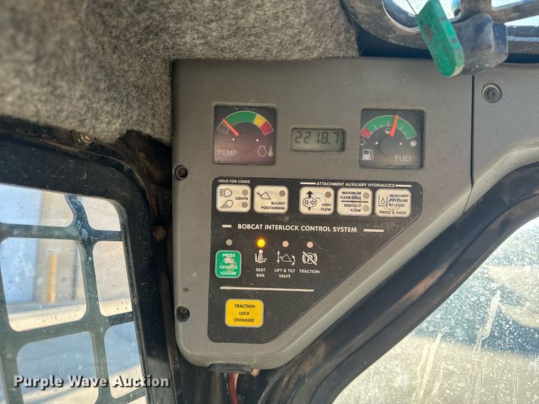 image for item NM9277 2007 Bobcat T300 tracked skid steer loader