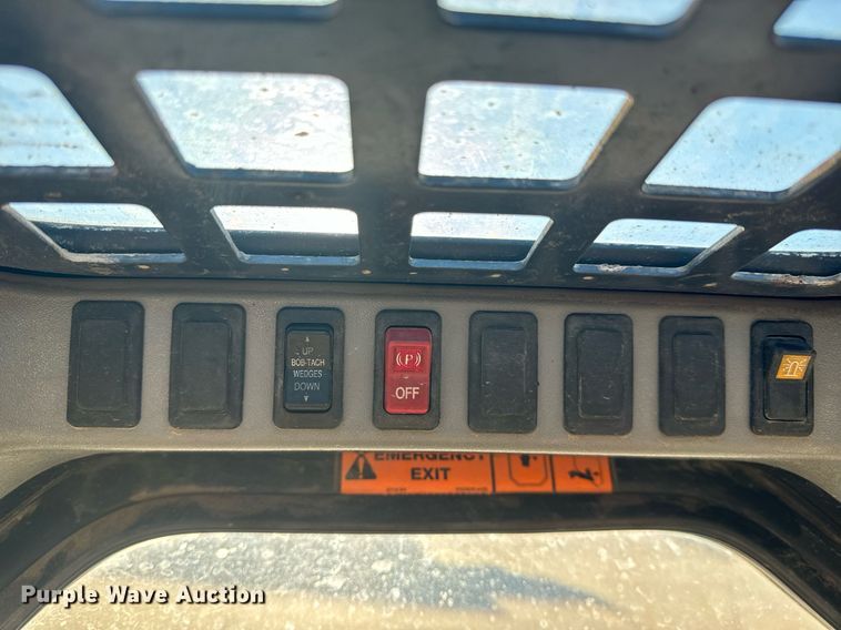 image for item NM9277 2007 Bobcat T300 tracked skid steer loader