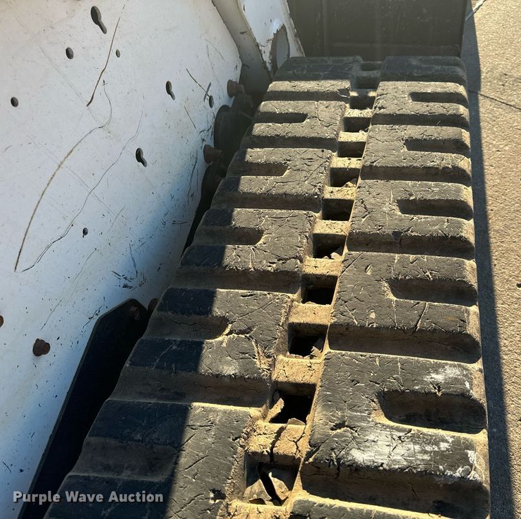 image for item NM9277 2007 Bobcat T300 tracked skid steer loader