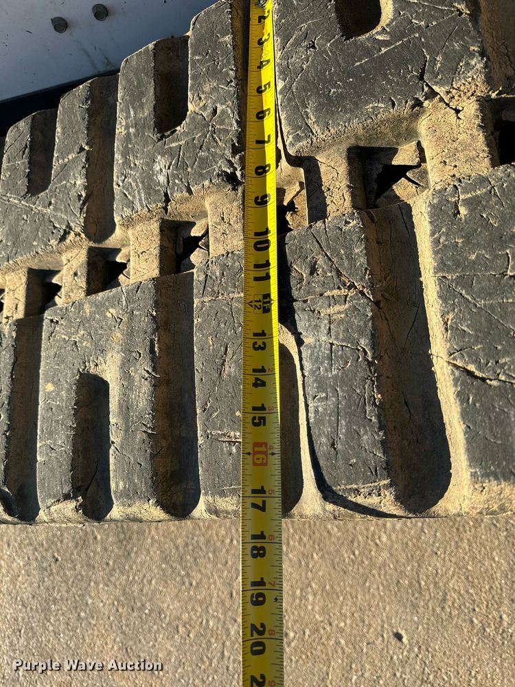 image for item NM9277 2007 Bobcat T300 tracked skid steer loader