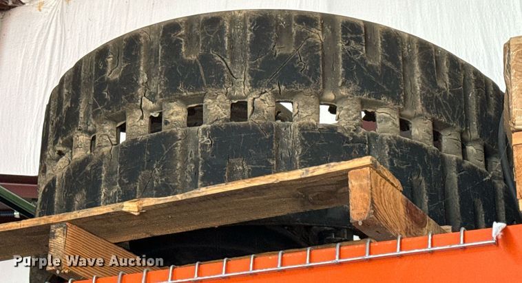 image for item NM9277 2007 Bobcat T300 tracked skid steer loader