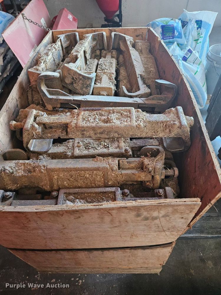 image for item NM9277 2007 Bobcat T300 tracked skid steer loader