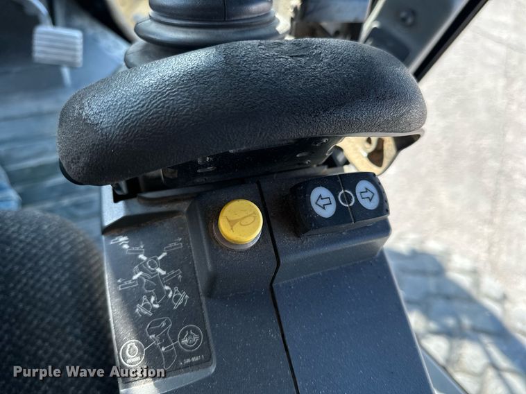 image for item NM9286 2014 Caterpillar 14M motor grader