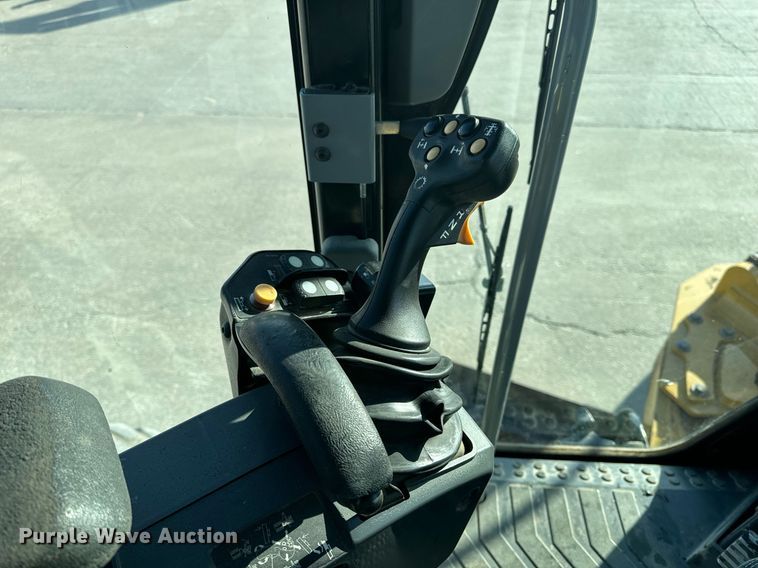 image for item NM9286 2014 Caterpillar 14M motor grader