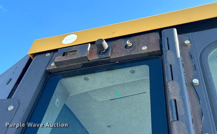 image for item NM9287 2005 Caterpillar 953C track loader