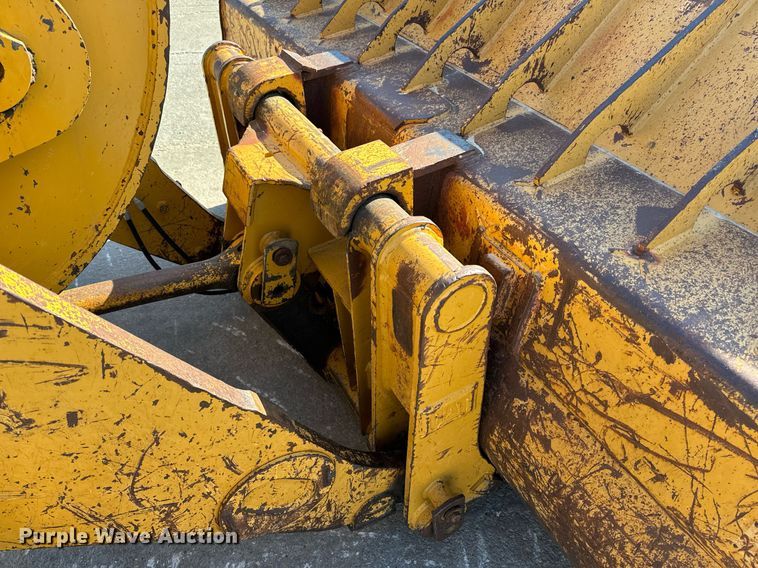 image for item NM9287 2005 Caterpillar 953C track loader