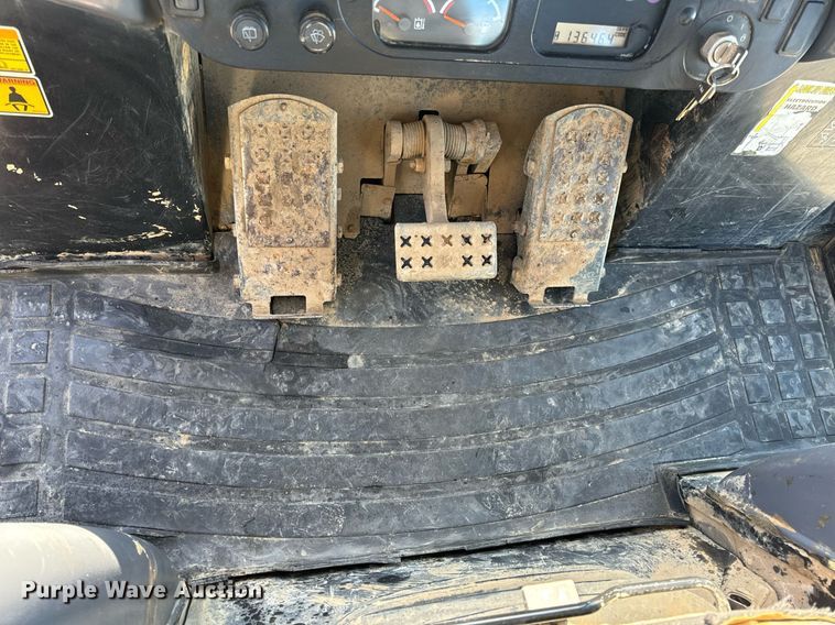 image for item NM9287 2005 Caterpillar 953C track loader