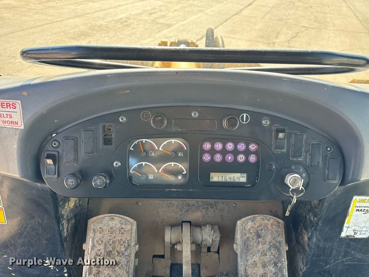 image for item NM9287 2005 Caterpillar 953C track loader