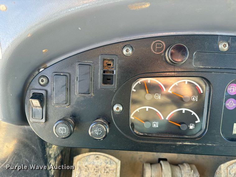 image for item NM9287 2005 Caterpillar 953C track loader