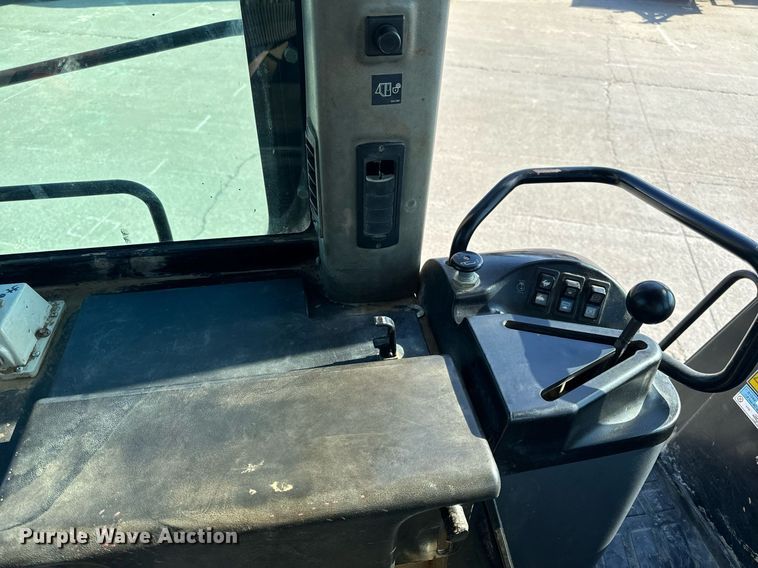 image for item NM9287 2005 Caterpillar 953C track loader