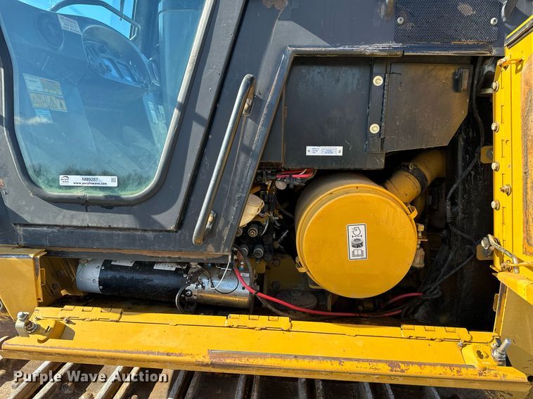 image for item NM9287 2005 Caterpillar 953C track loader