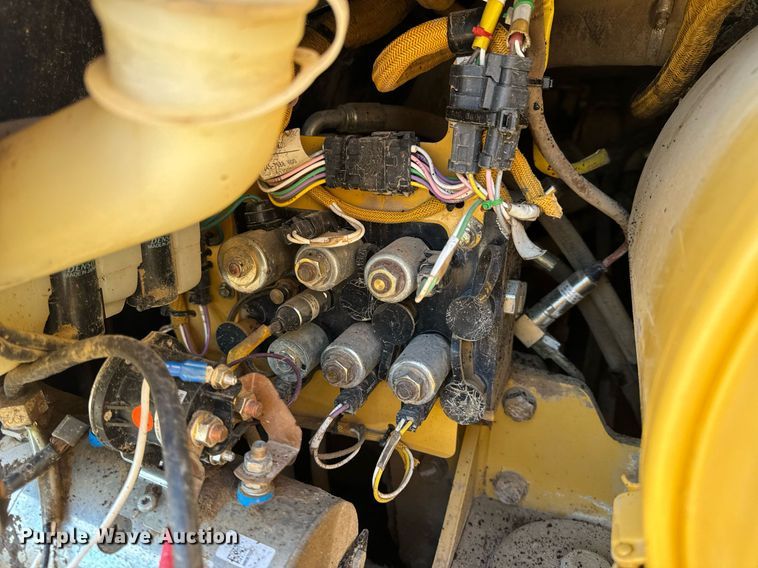 image for item NM9287 2005 Caterpillar 953C track loader