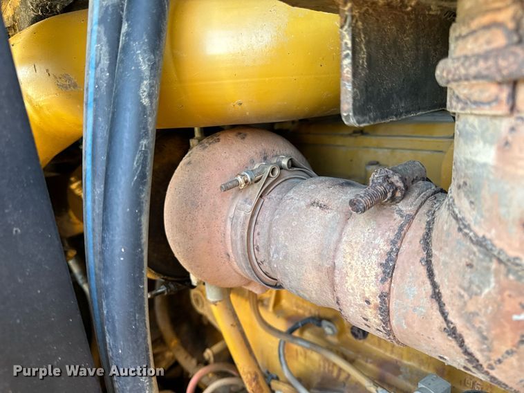 image for item NM9287 2005 Caterpillar 953C track loader