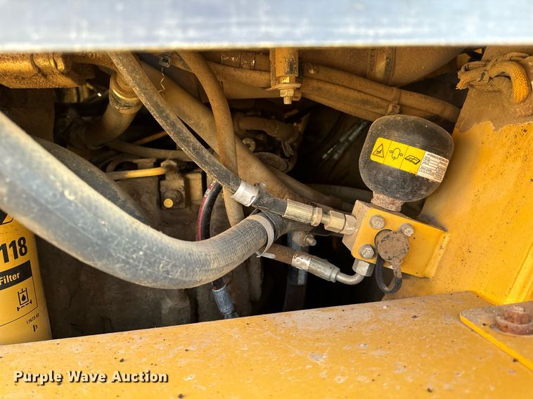 image for item NM9287 2005 Caterpillar 953C track loader