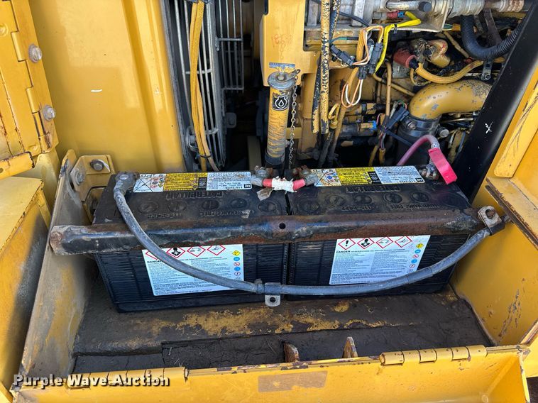 image for item NM9287 2005 Caterpillar 953C track loader