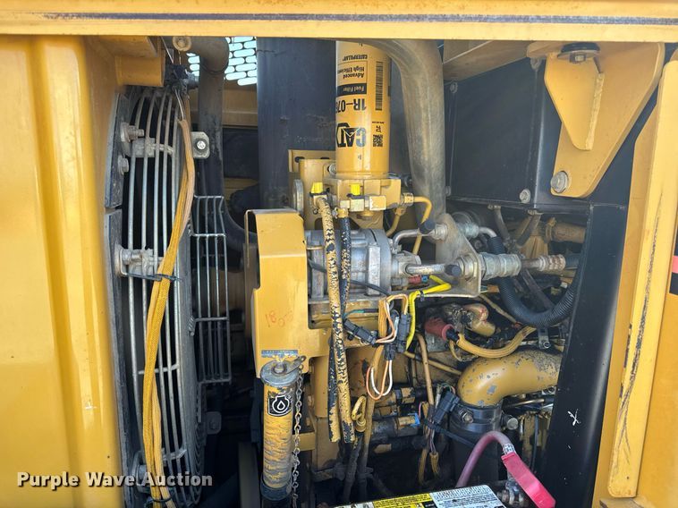 image for item NM9287 2005 Caterpillar 953C track loader