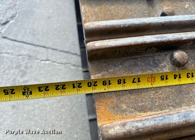 image for item NM9287 2005 Caterpillar 953C track loader