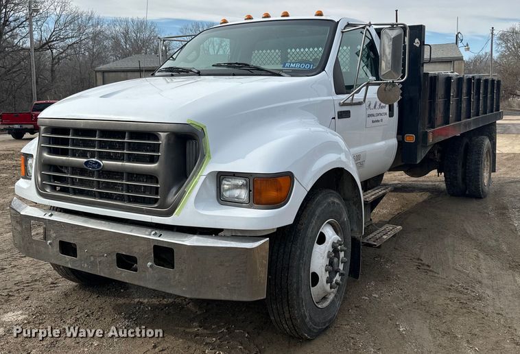 image for item NN9484 2000 Ford  F650 dump flatbed truck