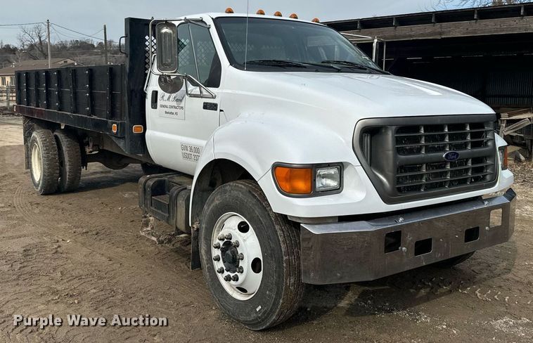 image for item NN9484 2000 Ford  F650 dump flatbed truck