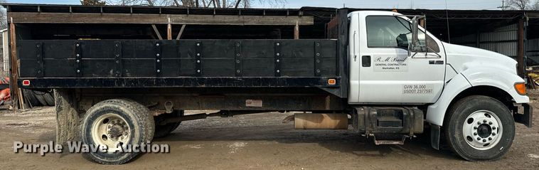 image for item NN9484 2000 Ford  F650 dump flatbed truck