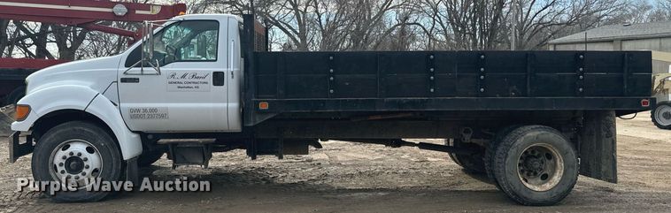 image for item NN9484 2000 Ford  F650 dump flatbed truck