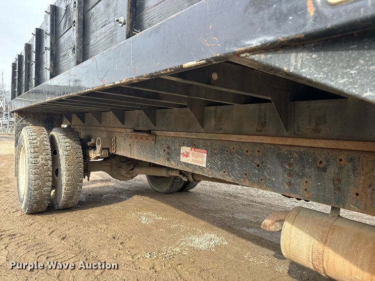 image for item NN9484 2000 Ford  F650 dump flatbed truck