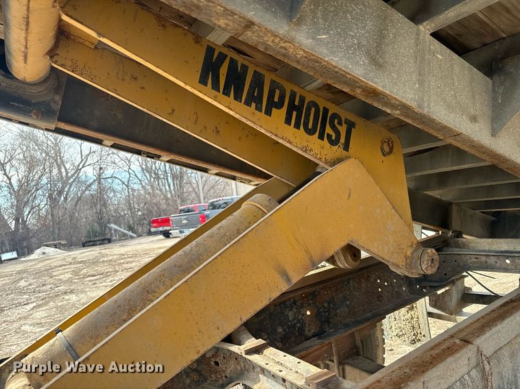 image for item NN9484 2000 Ford  F650 dump flatbed truck