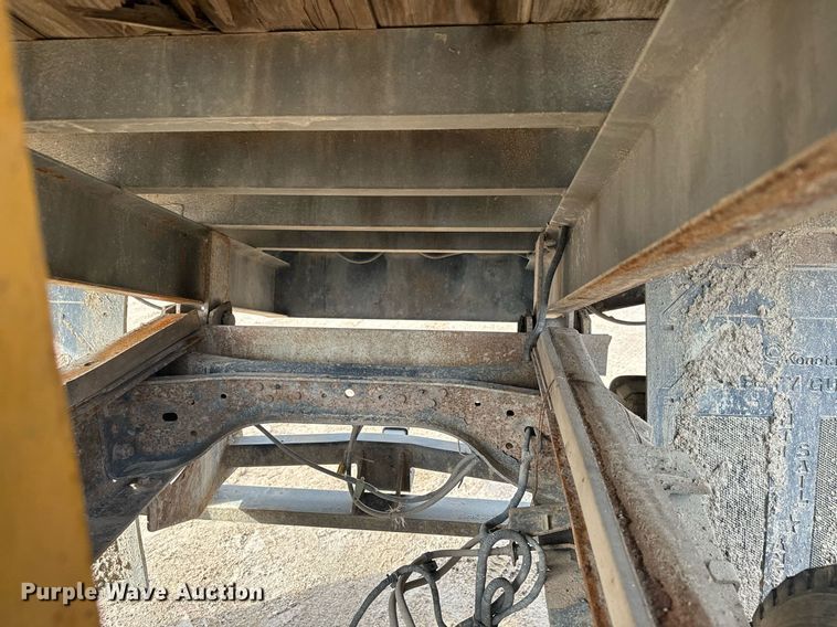 image for item NN9484 2000 Ford  F650 dump flatbed truck