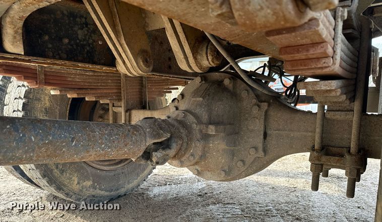 image for item NN9484 2000 Ford  F650 dump flatbed truck