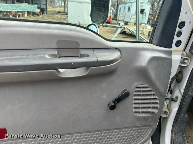 image for item NN9484 2000 Ford  F650 dump flatbed truck